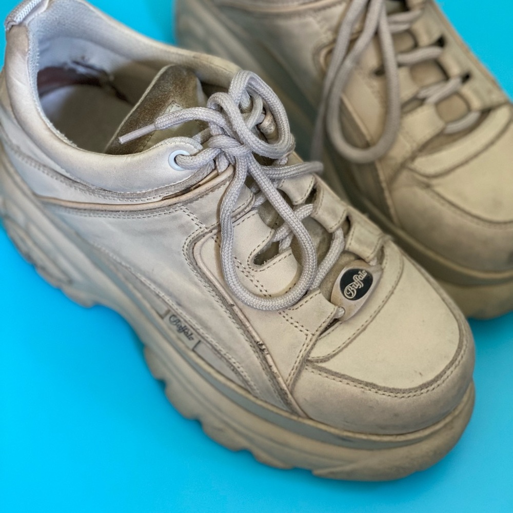 Buffalo London Sneakers